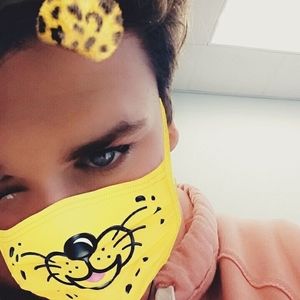 Meet your Posher, Phoenix